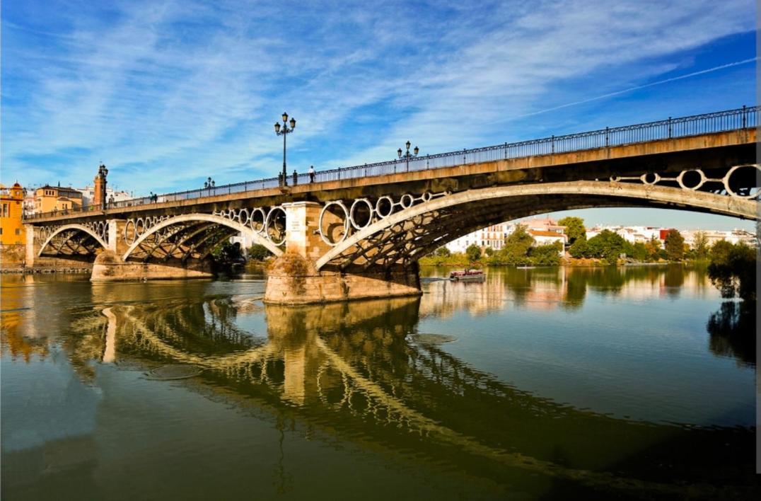 Loftriana Apartment Seville Ngoại thất bức ảnh